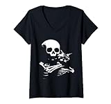 Esqueleto sosteniendo gato divertido Halloween 2023 calavera hombres mujeres Camiseta Cuello V